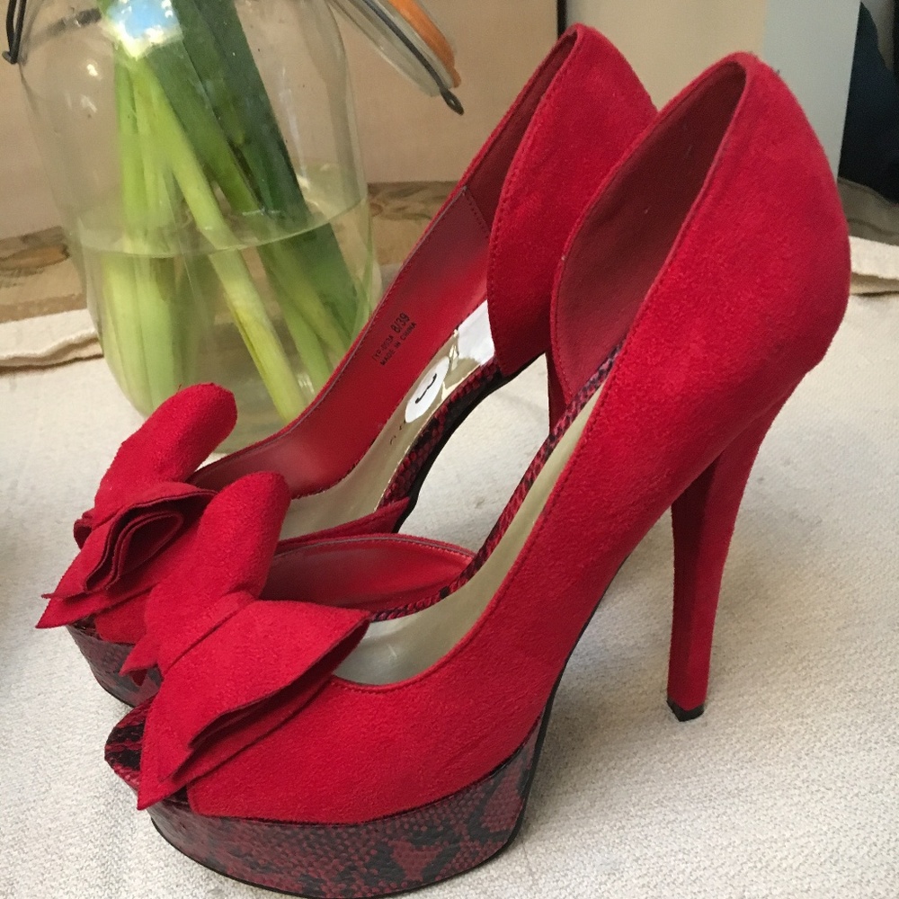 Chinese Laundry Red Platform heels